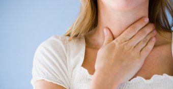Что делать, если болит горло, больно глотать, но температуры нет?