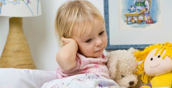 Какие выбрать ушные капли при отите у детей?